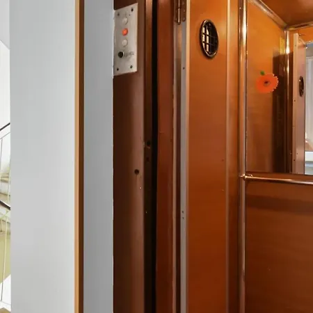 Mysa Modern * Near Cismigiu Park * Netflix * ブカレスト